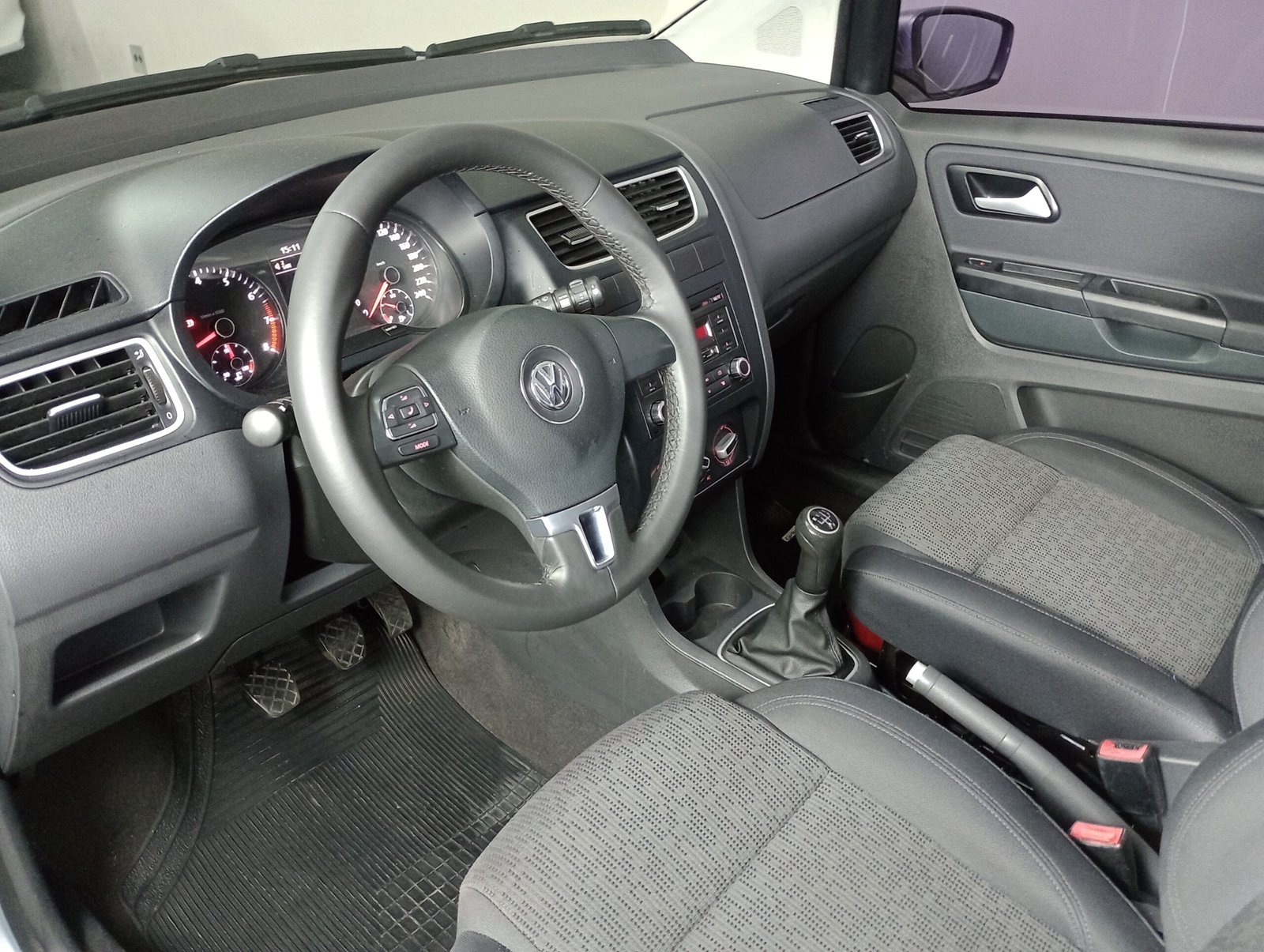 VOLKSWAGEN FOX 1.6 MI FLEX 4P MANUAL - Imagem 17